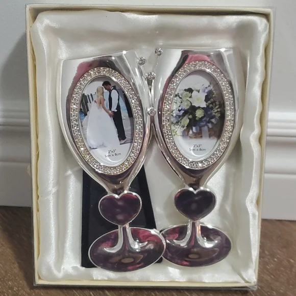 Wedding Picture Frame 😍 - Picture 1 of 3